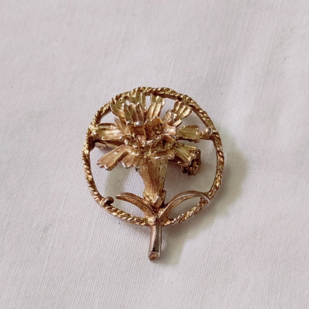 4/$20 Vintage Gold Tone Flower Circle Brooch Pin Round Chrysanthemum